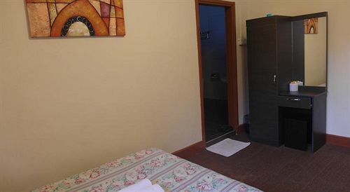 Dew Drop Inn Танах-Рата Экстерьер фото